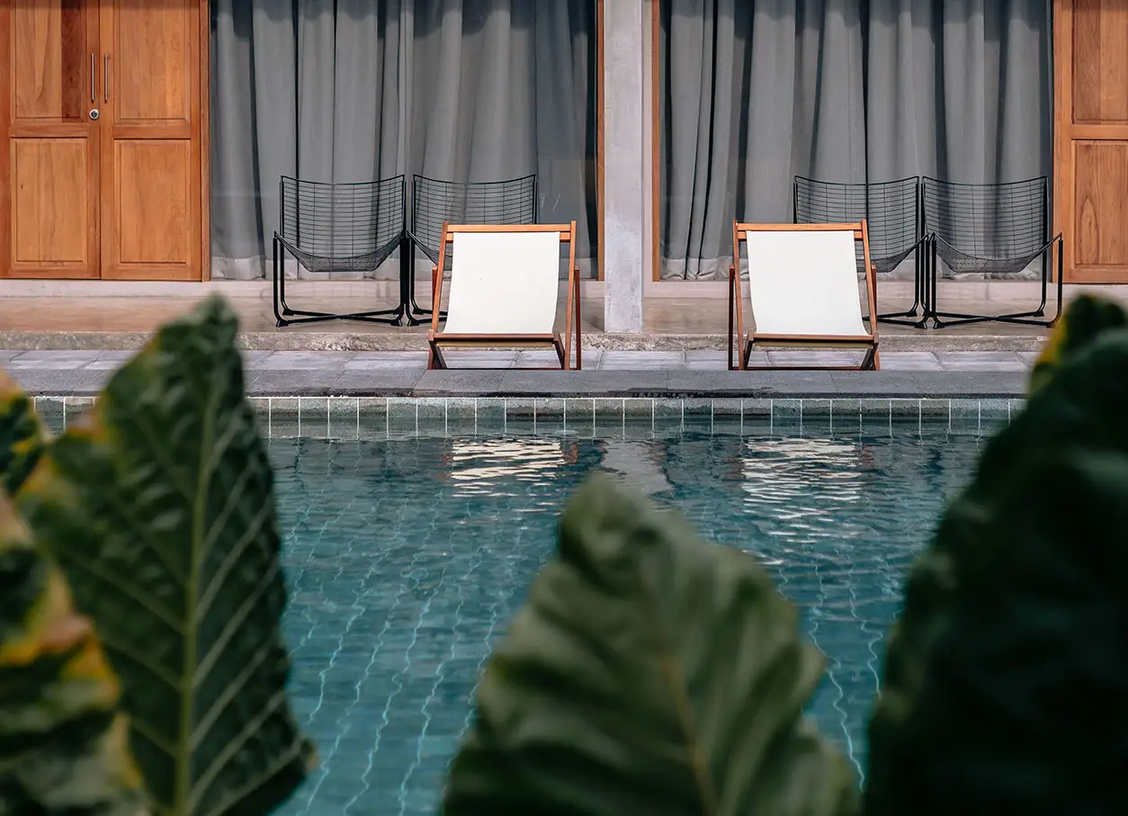 Luxury hotel approach to booking